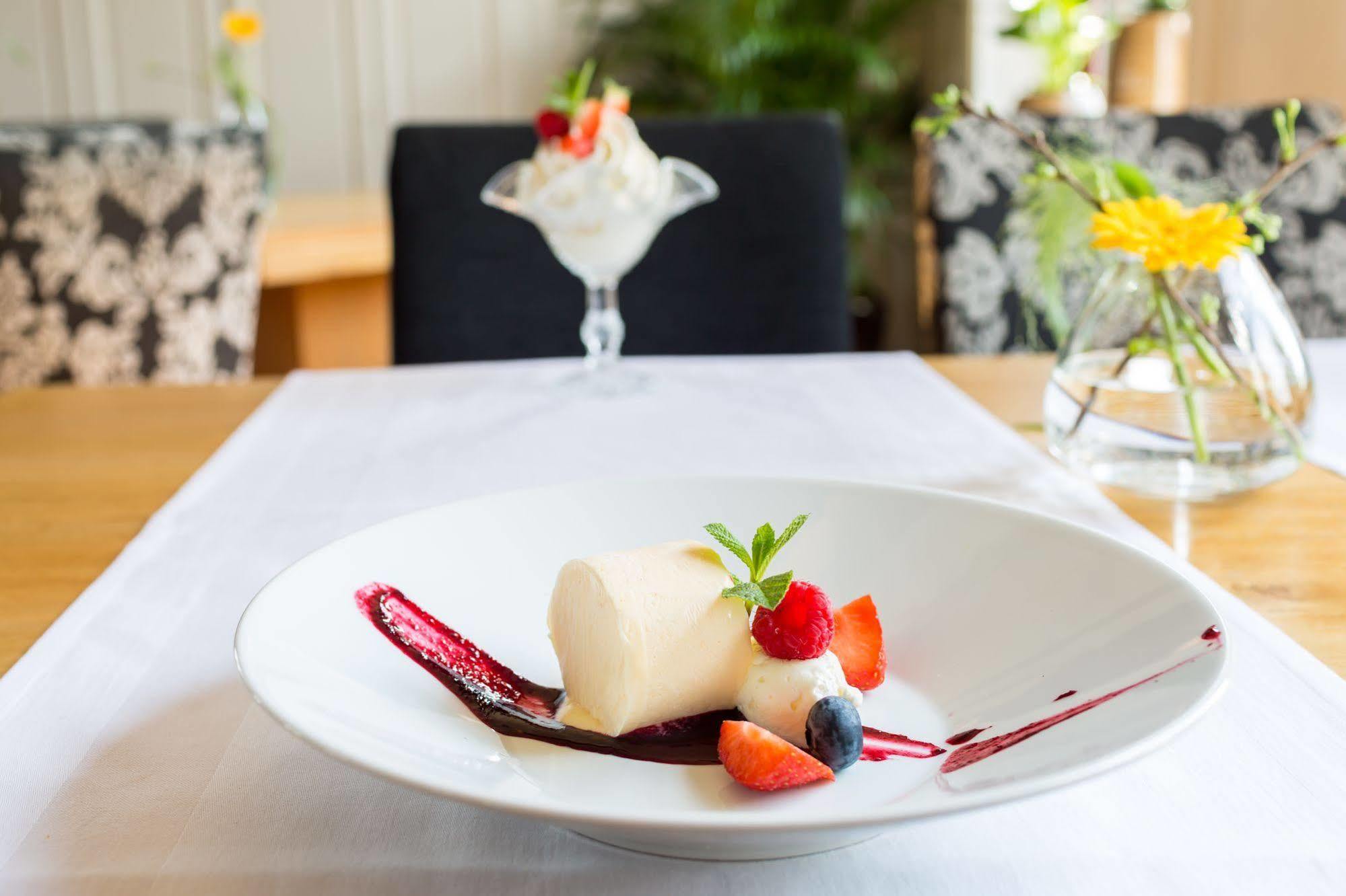 Langedijk Hotel Restaurant De Buizerd מראה חיצוני תמונה